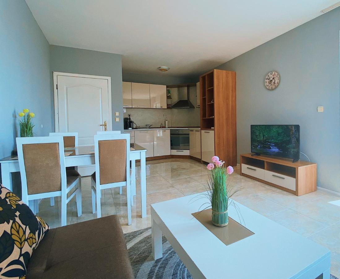 First Line On The Beach Cosy Sea Paradise Apartments Καβάρνα Εξωτερικό φωτογραφία