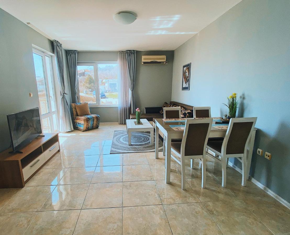 First Line On The Beach Cosy Sea Paradise Apartments Καβάρνα Εξωτερικό φωτογραφία