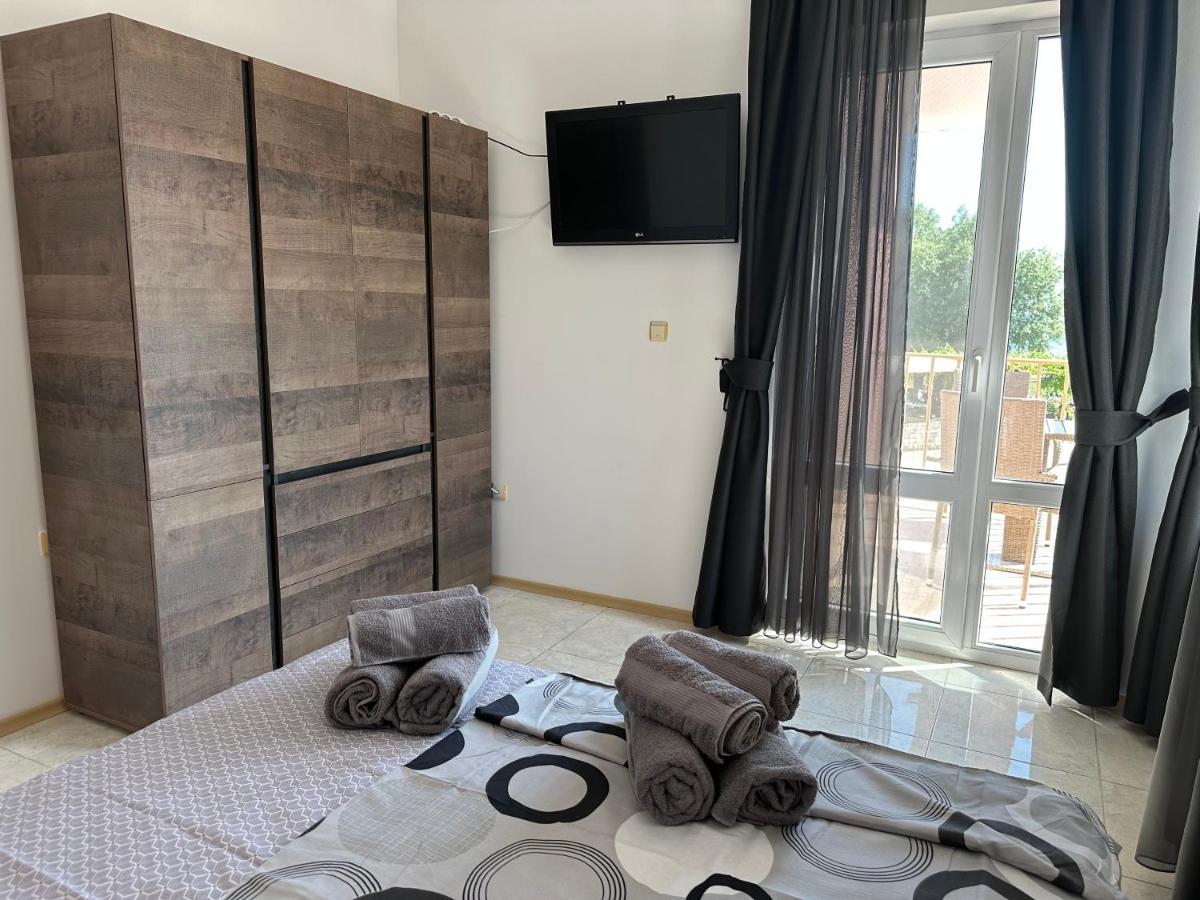 First Line On The Beach Cosy Sea Paradise Apartments Καβάρνα Εξωτερικό φωτογραφία