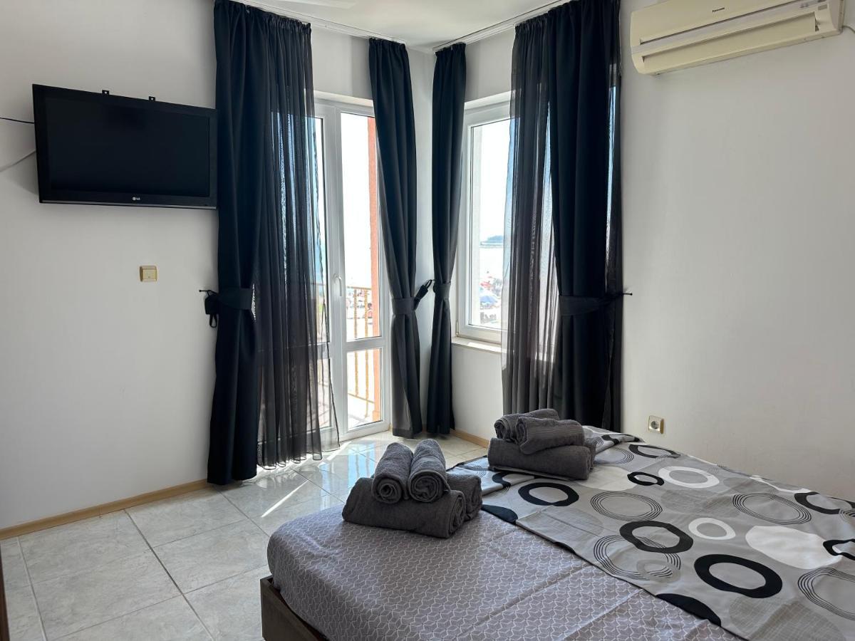 First Line On The Beach Cosy Sea Paradise Apartments Καβάρνα Εξωτερικό φωτογραφία