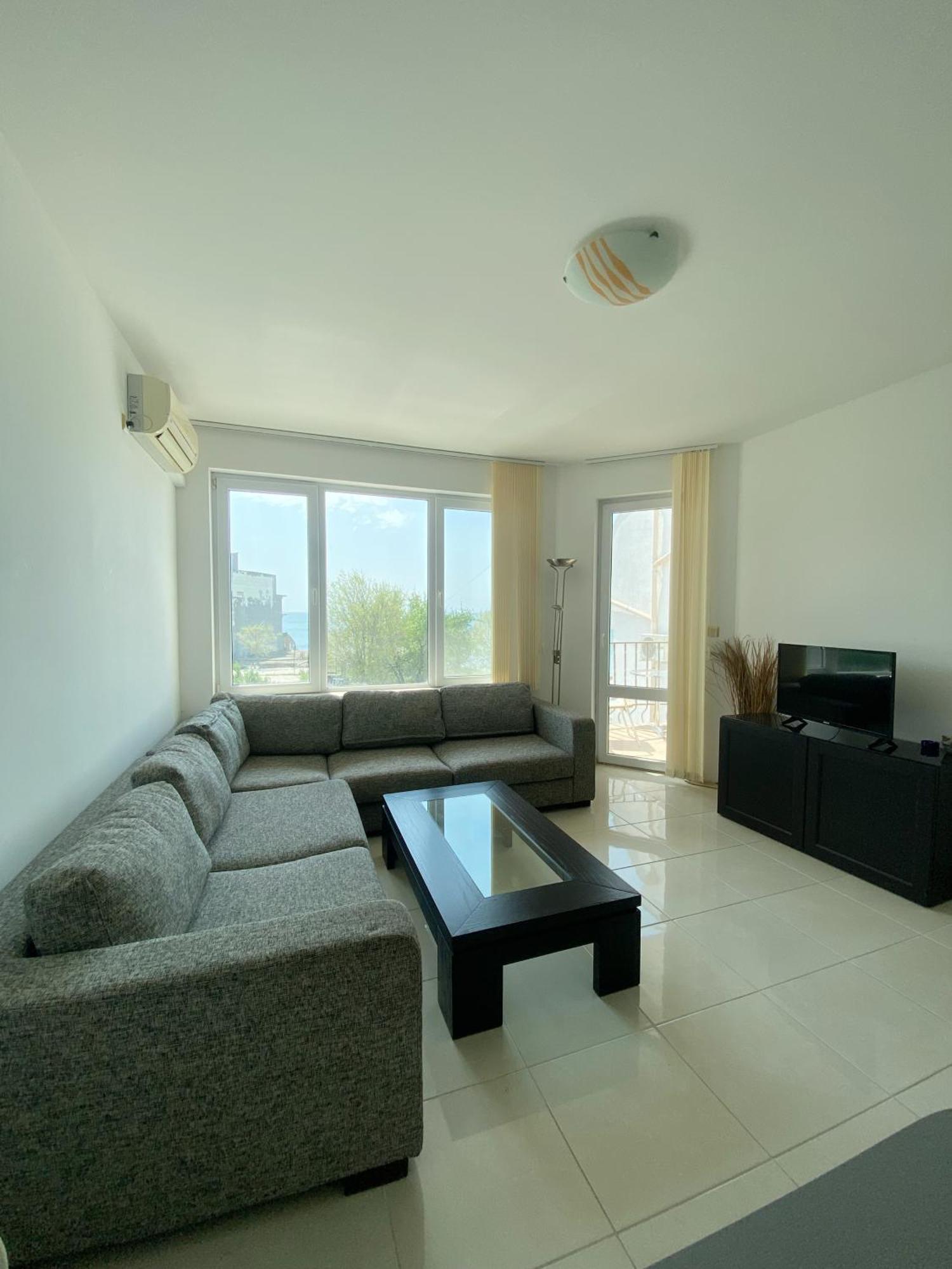 First Line On The Beach Cosy Sea Paradise Apartments Καβάρνα Εξωτερικό φωτογραφία
