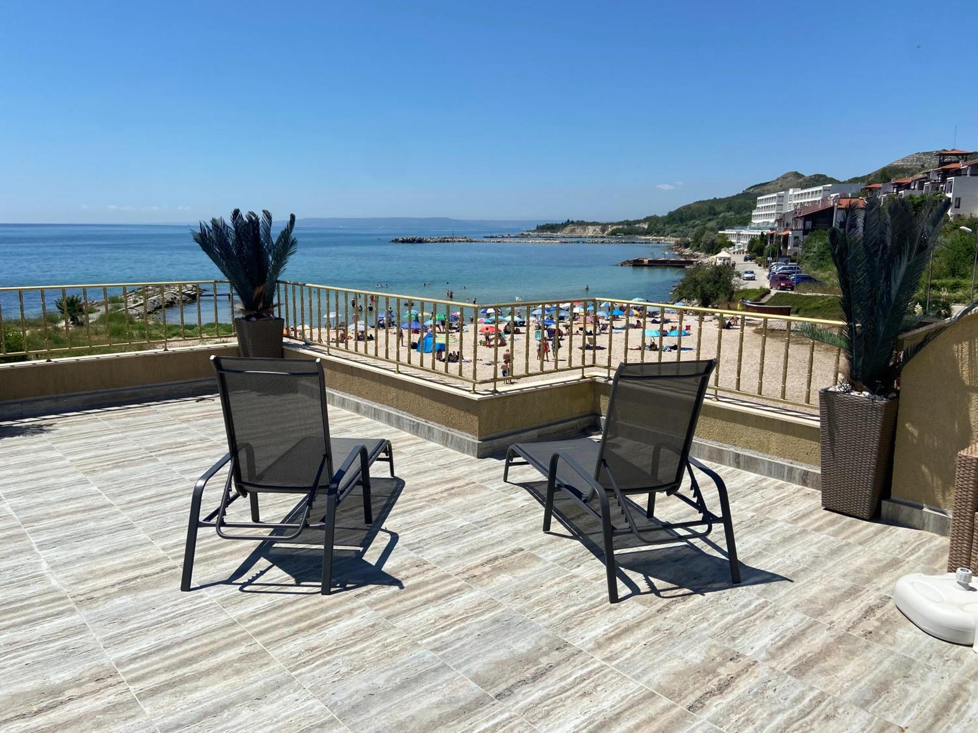 First Line On The Beach Cosy Sea Paradise Apartments Καβάρνα Εξωτερικό φωτογραφία